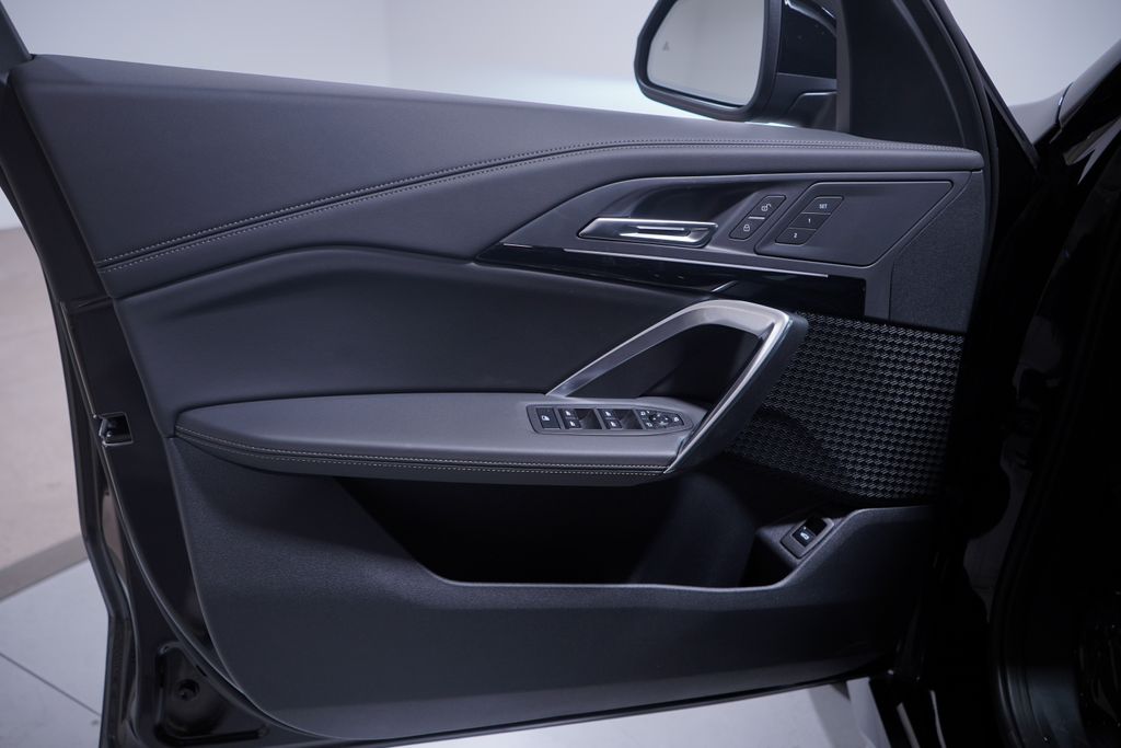 Thumbnail: 2025 BMW X1 - 10