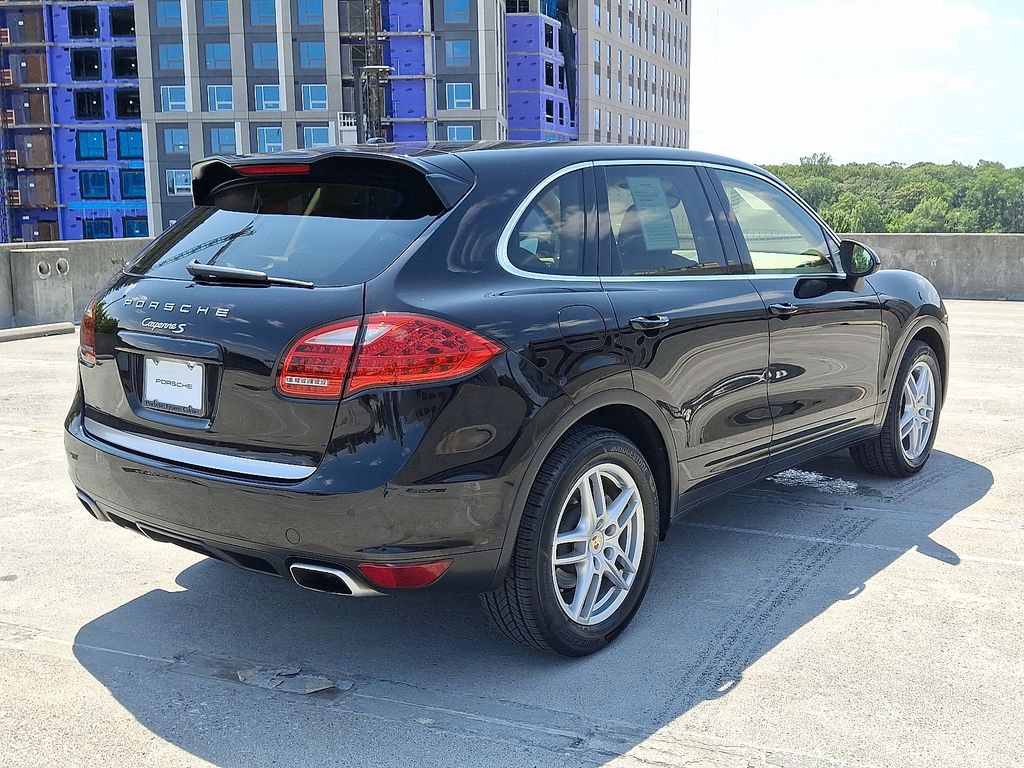 Thumbnail: 2011 Porsche Cayenne - 26