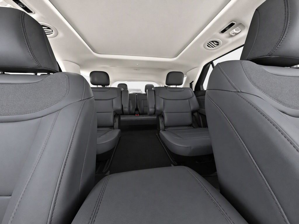 New 2026 Star White Metallic Tri-Coat Ford Active image 17