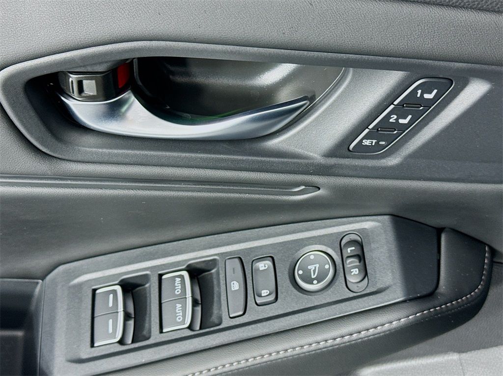 2025 Honda Accord Hybrid Sport-L photo