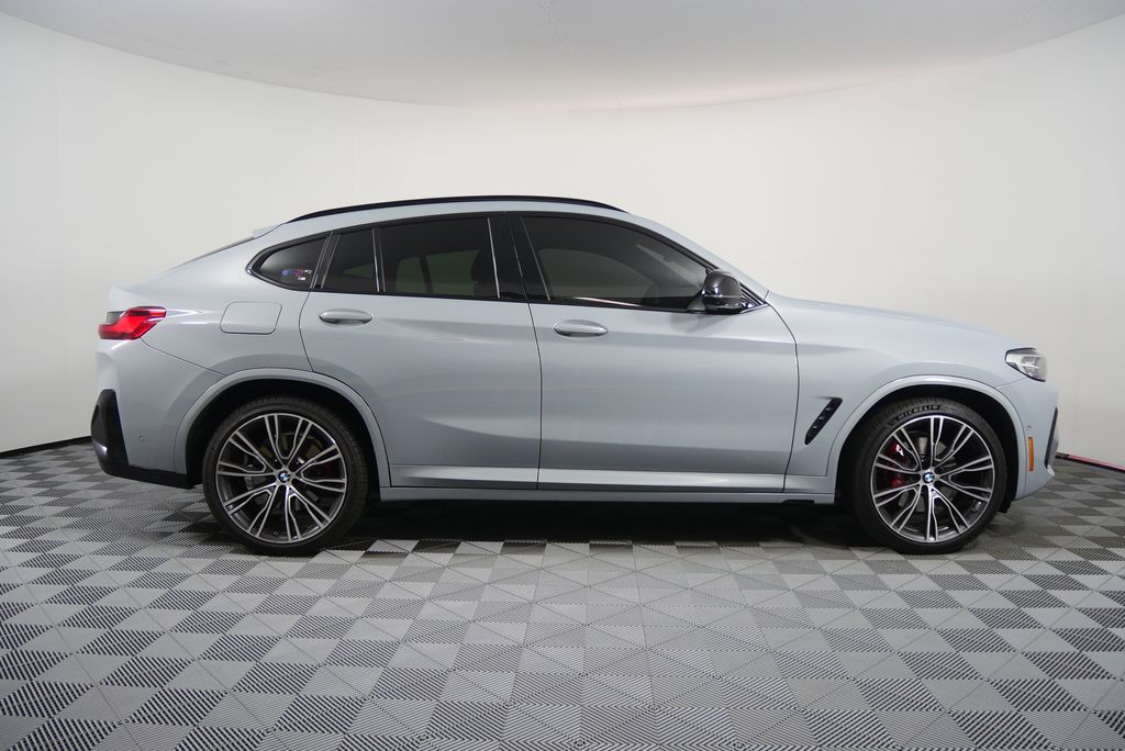 Thumbnail: 2022 BMW X4 - 2