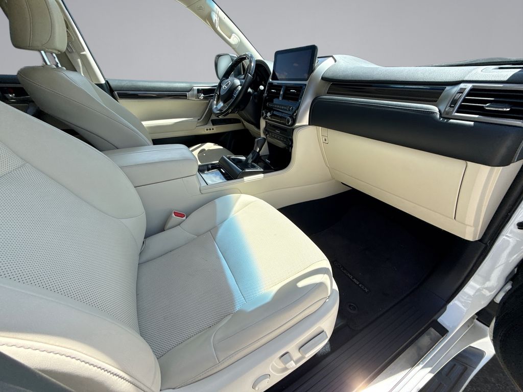 Thumbnail: 2023 Lexus GX - 15