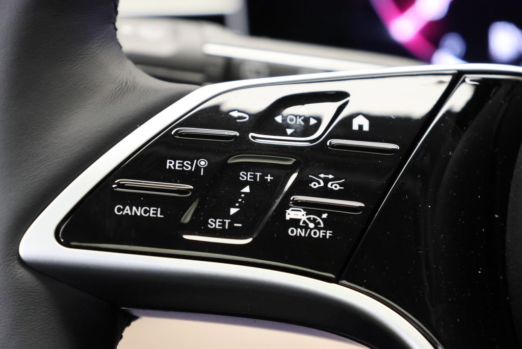 Thumbnail: 2026 Mercedes-Benz GLS - 21