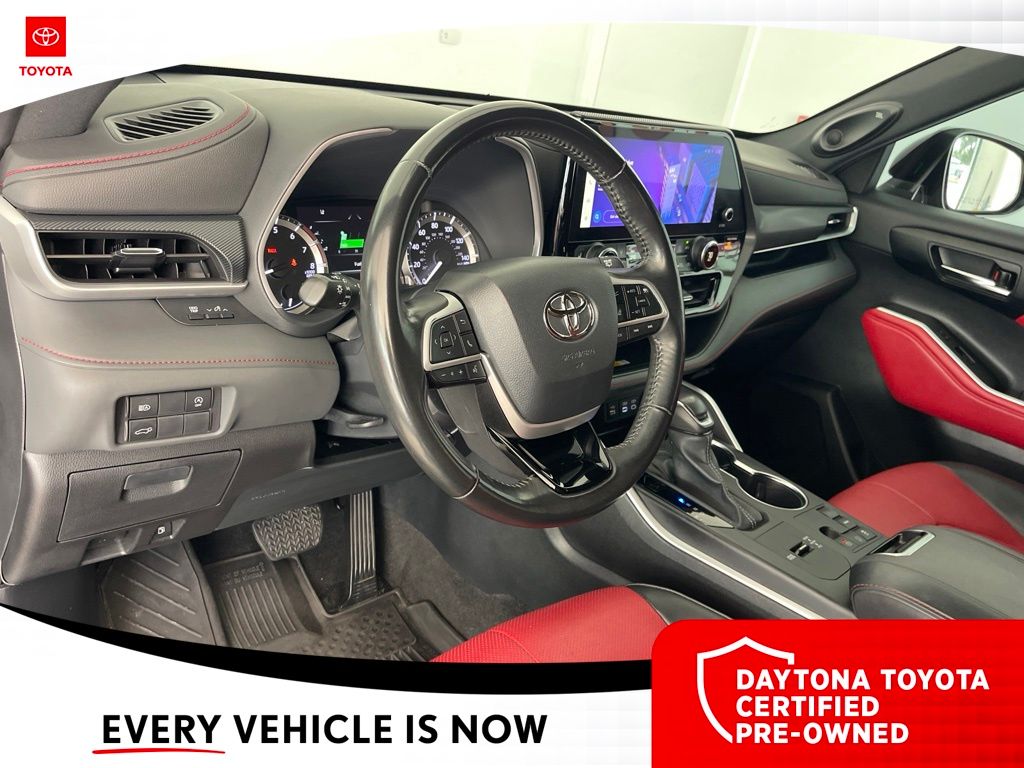 Used 2023 Toyota Highlander SUV