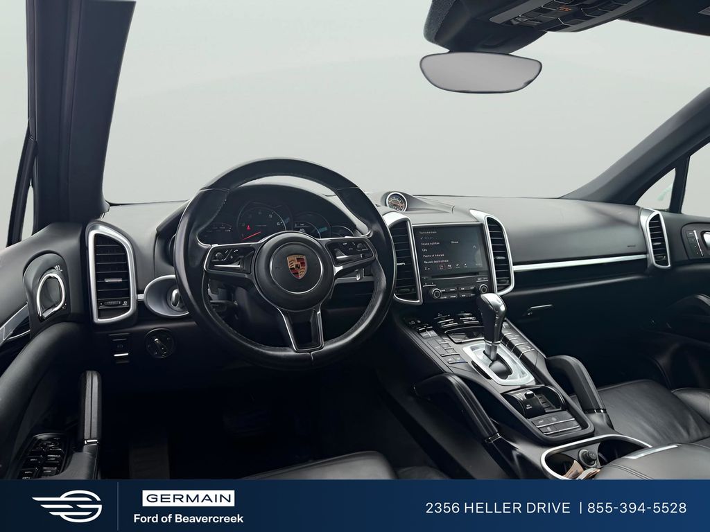 Used 2017 White Porsche Base image 19