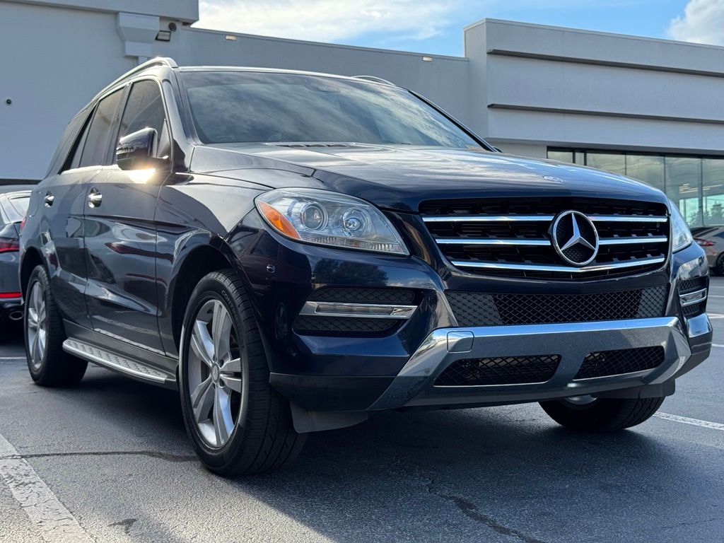 Lunar Blue Metallic 2015 Mercedes-Benz M-Class SUV / Crossover Rear-Wheel Drive 7-Speed Automatic
