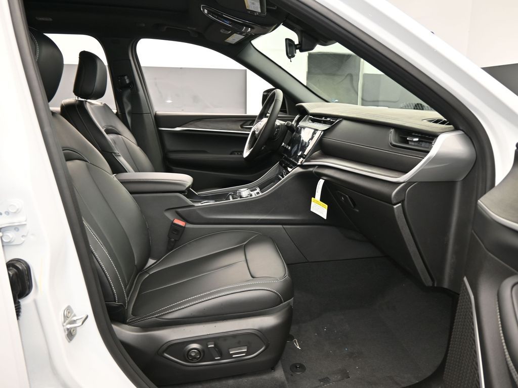 New 2026 Bright White Clearcoat Jeep Limited image 39