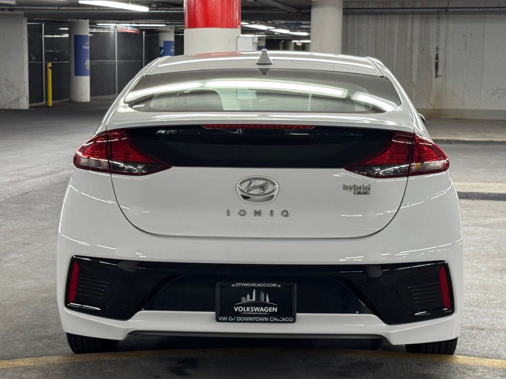 2017 Hyundai Ioniq Hybrid Blue 31