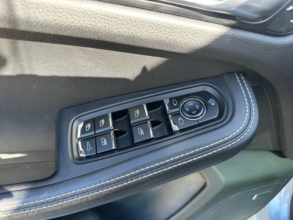 Thumbnail: 2023 Porsche Macan - 22