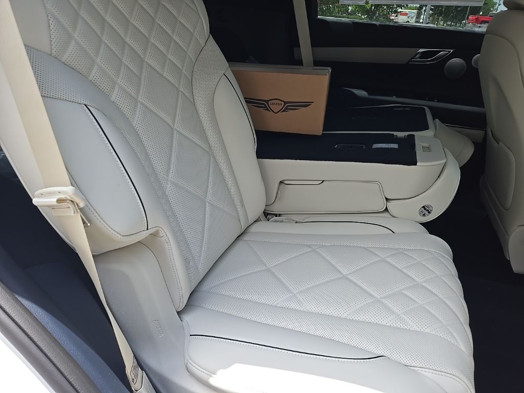 Thumbnail: 2025 Genesis GV80 - 24