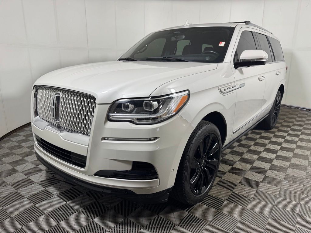 Pearl Metallic 2024 Lincoln Navigator SUV / Crossover Four-Wheel Drive Automatic