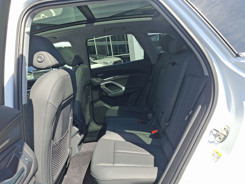 Thumbnail: 2026 Audi Q5 - 7