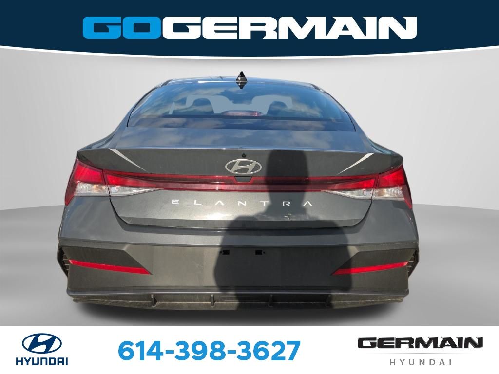 Used 2025 Gray Hyundai SE image 9