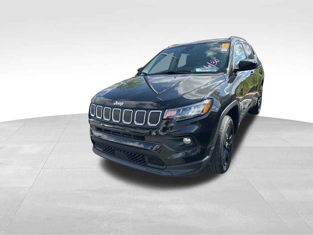 2022 Diamond Black Crystal Pearlcoat Jeep Compass Latitude 4X4 SUV