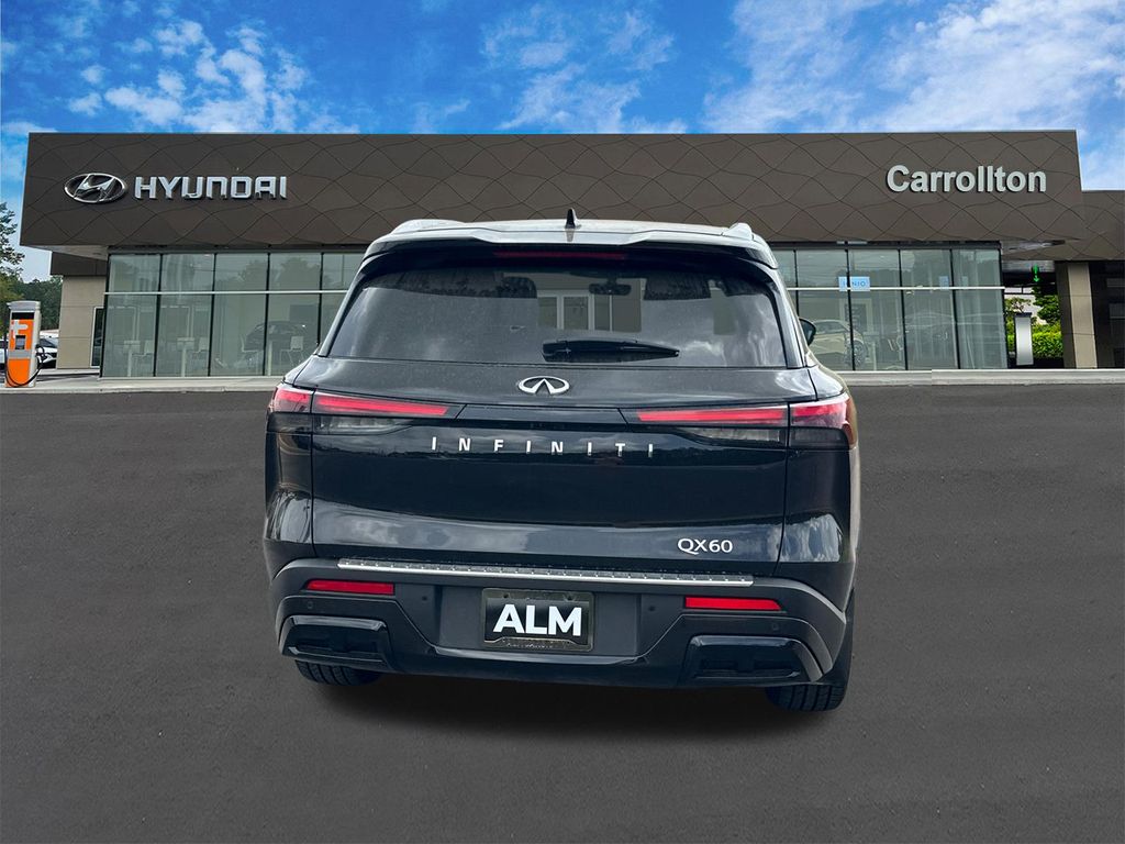 Used 2023 Black INFINITI LUXE image 6