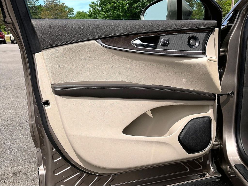 2019 Lincoln Nautilus — photo 9
