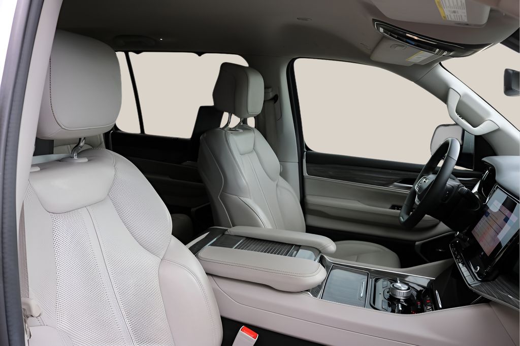 Used Car 2022 Jeep Wagoneer  Series Iii For Sale Under $50,000 In Austin, Texas