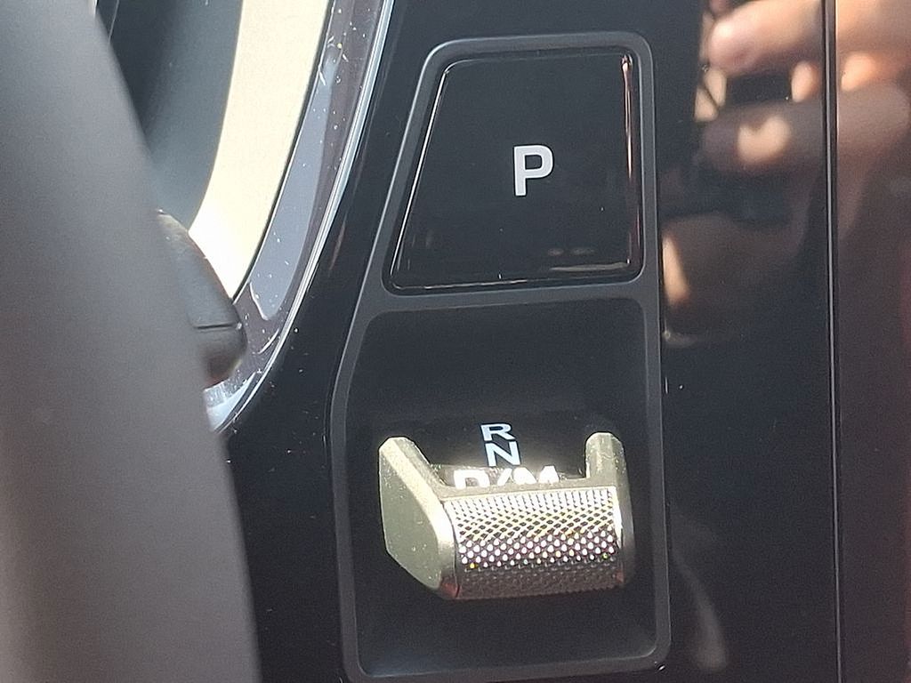 Thumbnail: 2025 Porsche Panamera - 16