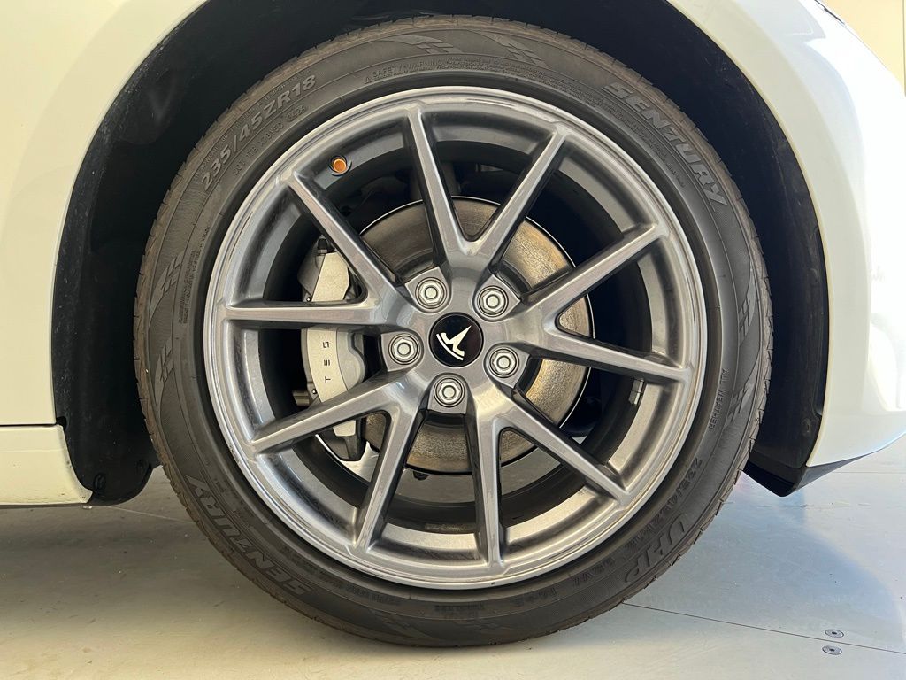 Thumbnail: 2023 Tesla Model 3 - 23