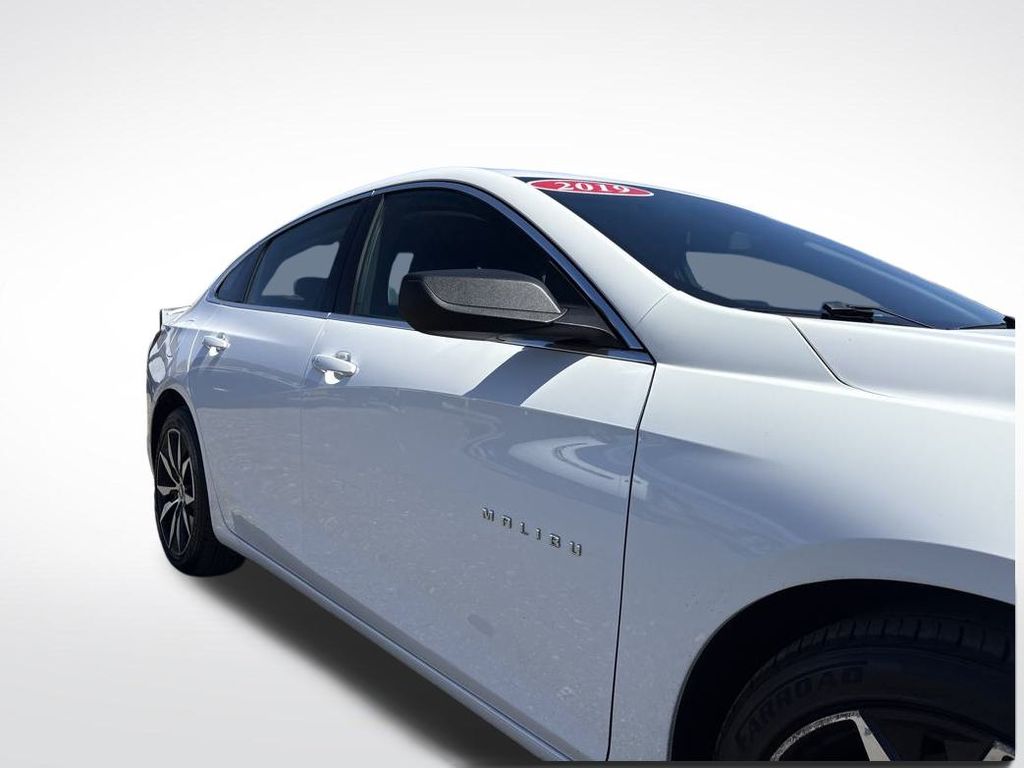 2019 Summit White Chevrolet Malibu RS FWD Sedan