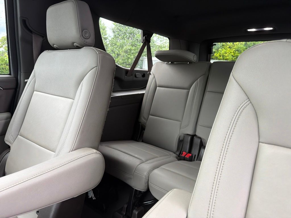 Used 2024 White Chevrolet Z71 image 18