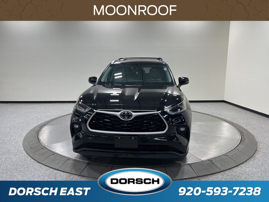 used 2021 Toyota Highlander car, priced at $34,908