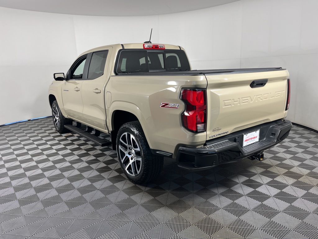 Thumbnail: 2024 Chevrolet Colorado - 3
