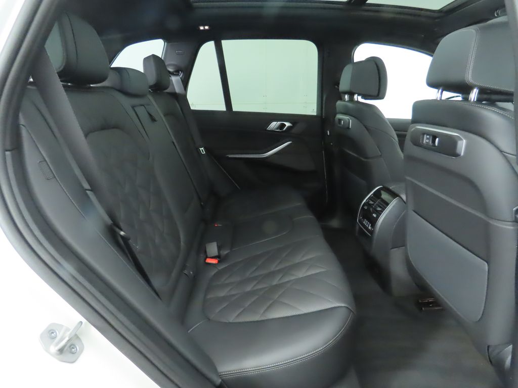 Thumbnail: 2026 BMW X5 - 23