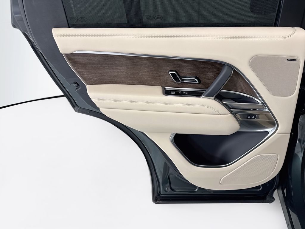 Thumbnail: 2024 Land Rover Range Rover - 25
