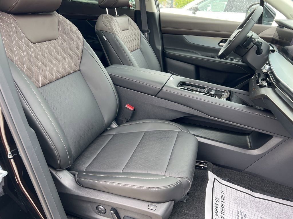 2025 Super Black Nissan Murano Platinum AWD SUV