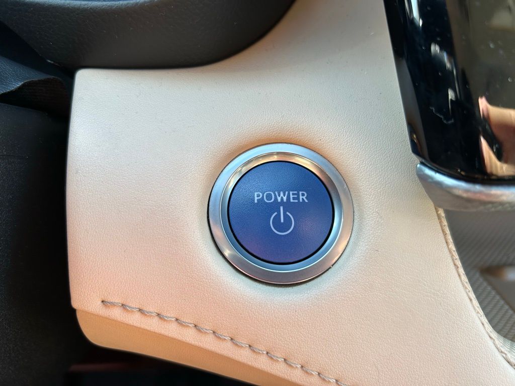 Thumbnail: 2021 Toyota Highlander - 30