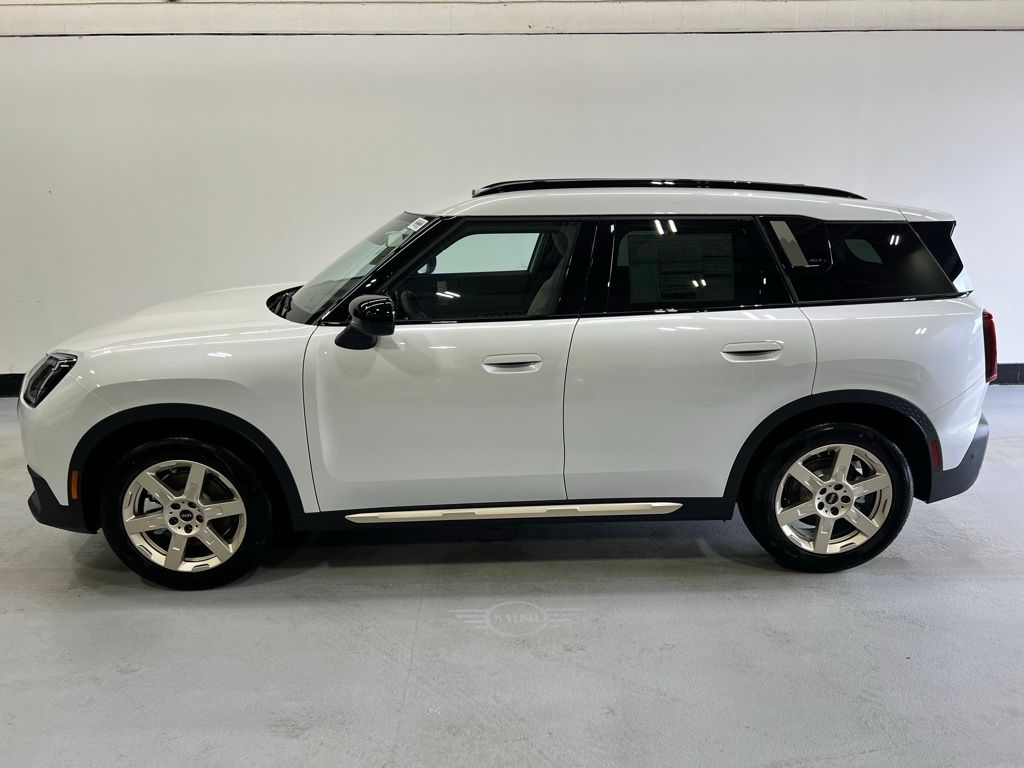 2025 MINI Cooper Countryman Base 2