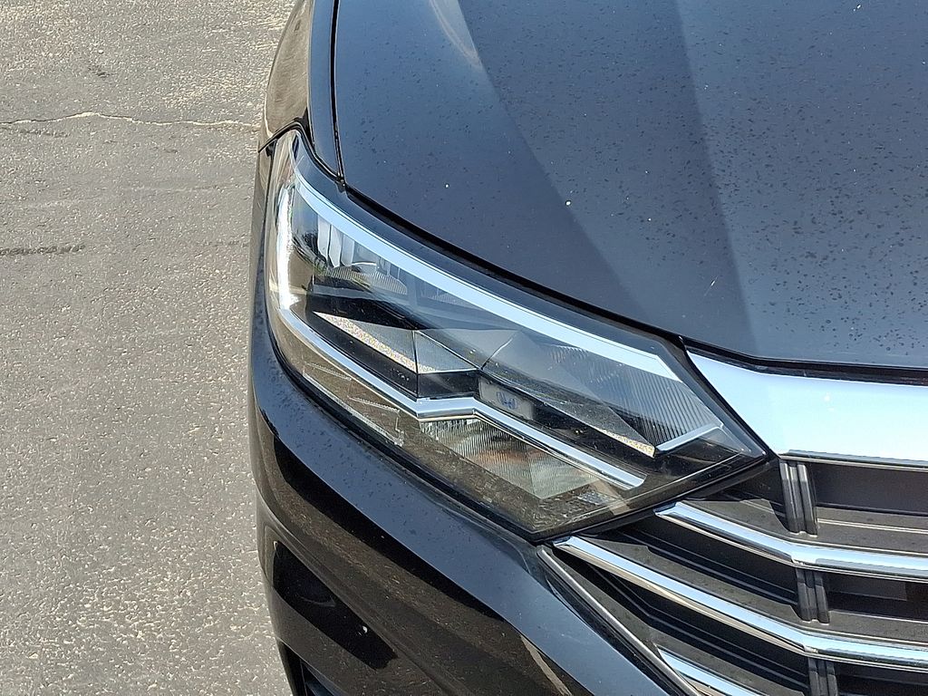 Thumbnail: 2019 Volkswagen Jetta - 9