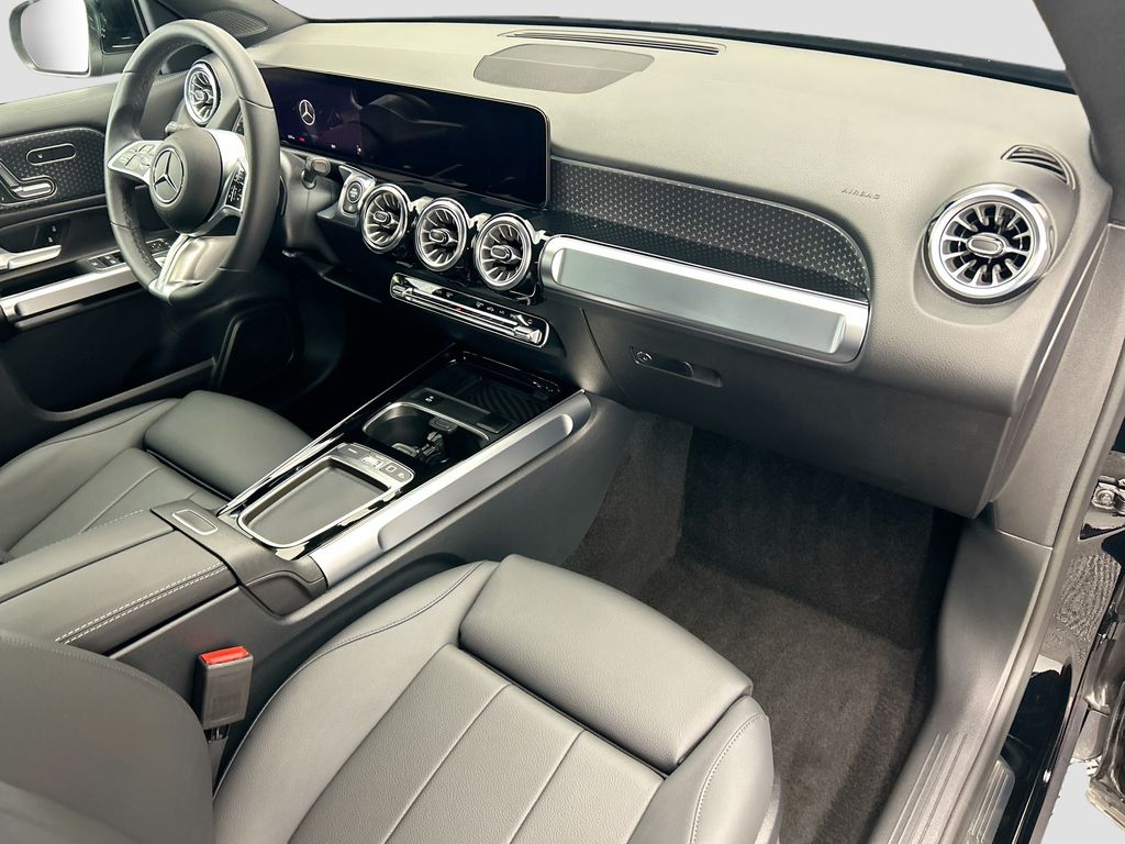 Thumbnail: 2025 Mercedes-Benz GLB - 15