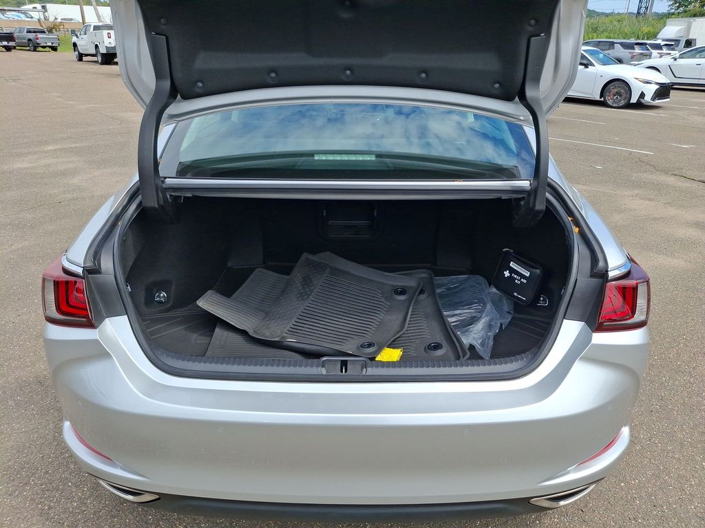 Used 2021 Lexus ES Sedan