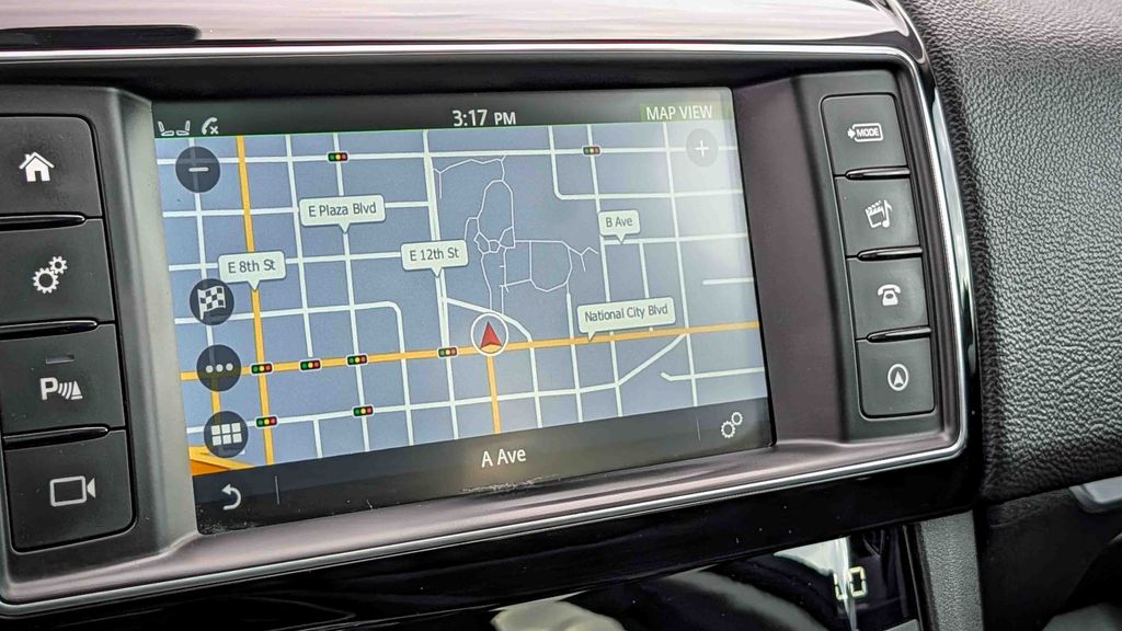 Used 2018 Jaguar F-PACE 30t Prestige 4D Sport Utility