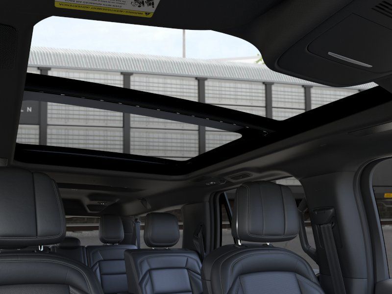 Thumbnail: 2026 Lincoln Navigator L - 22
