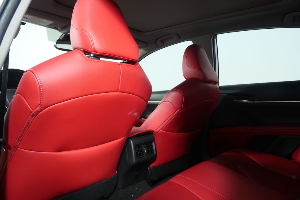 Thumbnail: 2019 Toyota Camry - 16