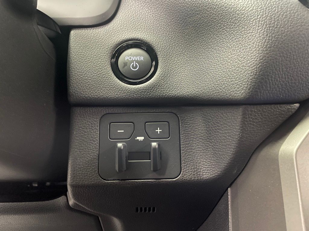 2025 Toyota Sequoia Limited 27