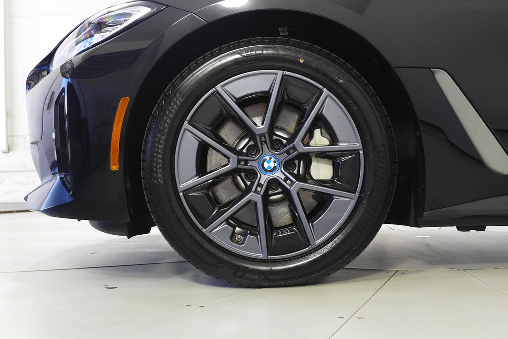 Thumbnail: 2023 BMW i4 - 5