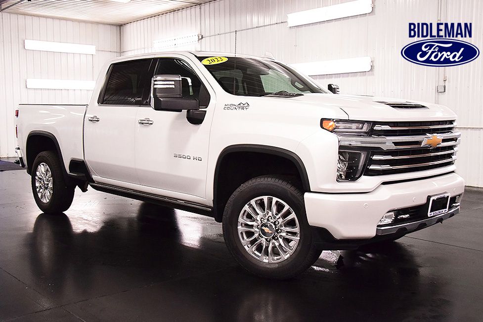 White (Iridescent Pearl Tricoat) 2022 Chevrolet Silverado 3500HD Pickup Truck Four-Wheel Drive Automatic