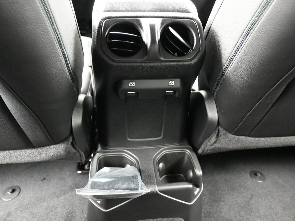 New 2026 Reign Jeep Sport S image 30