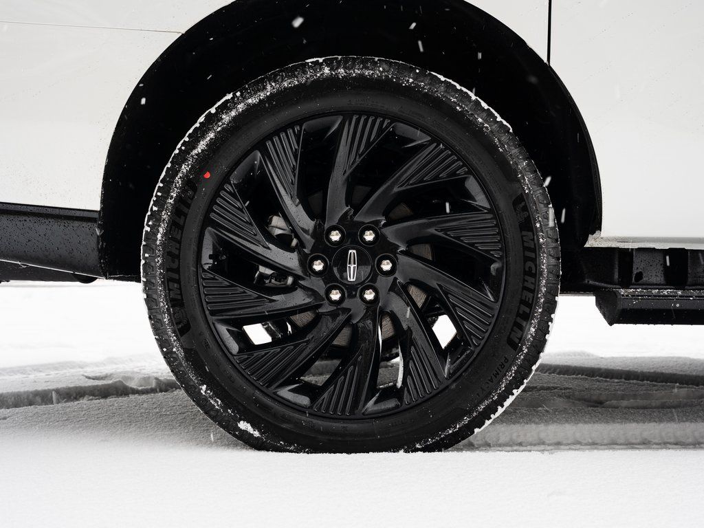 New 2026 White Lincoln Reserve image 17