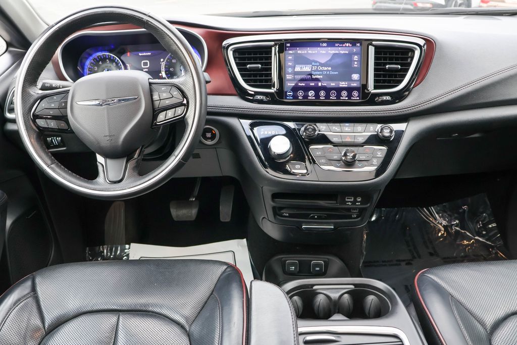 2019 Chrysler Pacifica Limited 32