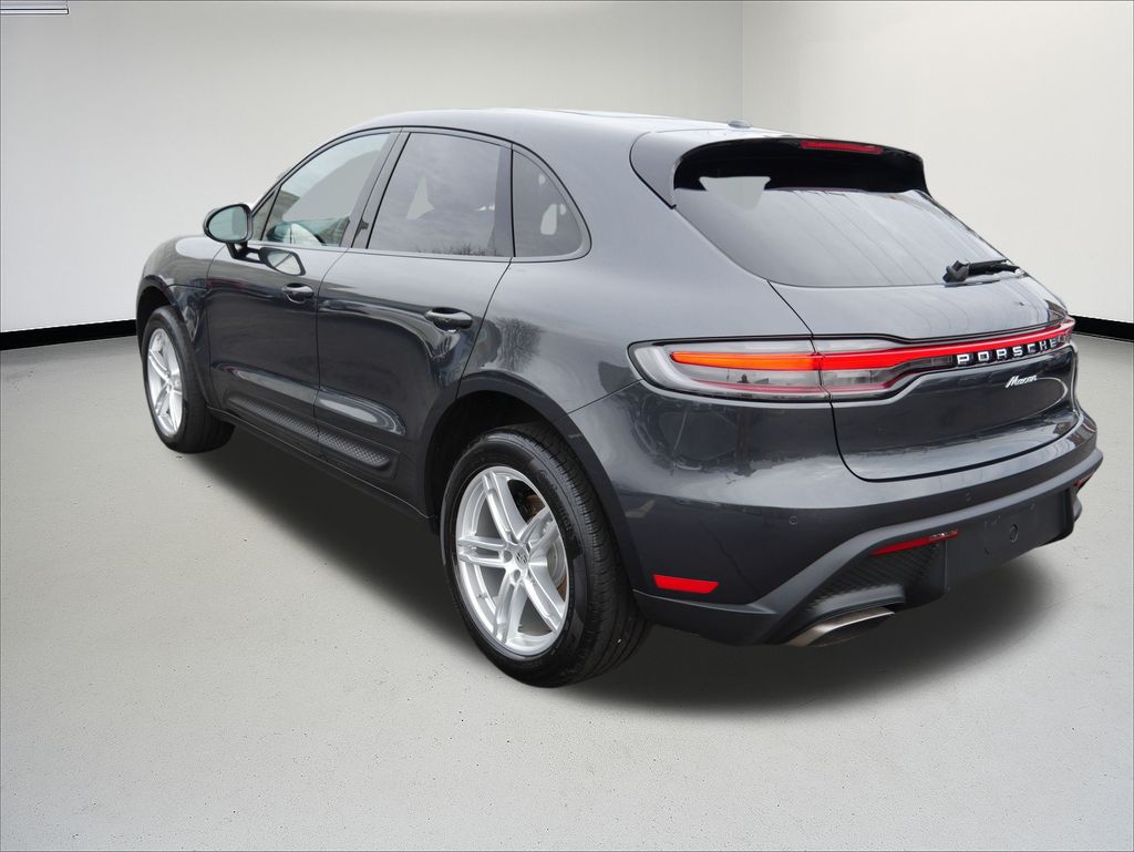 Thumbnail: 2023 Porsche Macan - 3