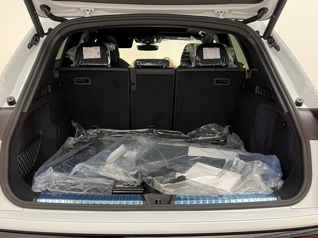 Thumbnail: 2025 Audi SQ5 - 9