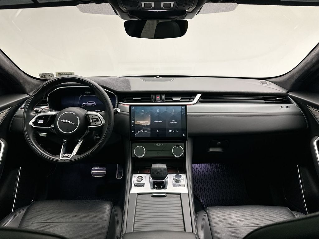 Thumbnail: 2023 Jaguar F-Pace - 8