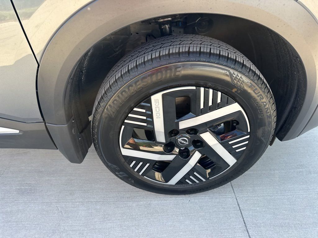 2025 Gun Metallic Nissan Kicks SV FWD SUV