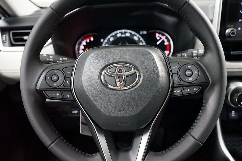 Thumbnail: 2025 Toyota RAV4 - 12