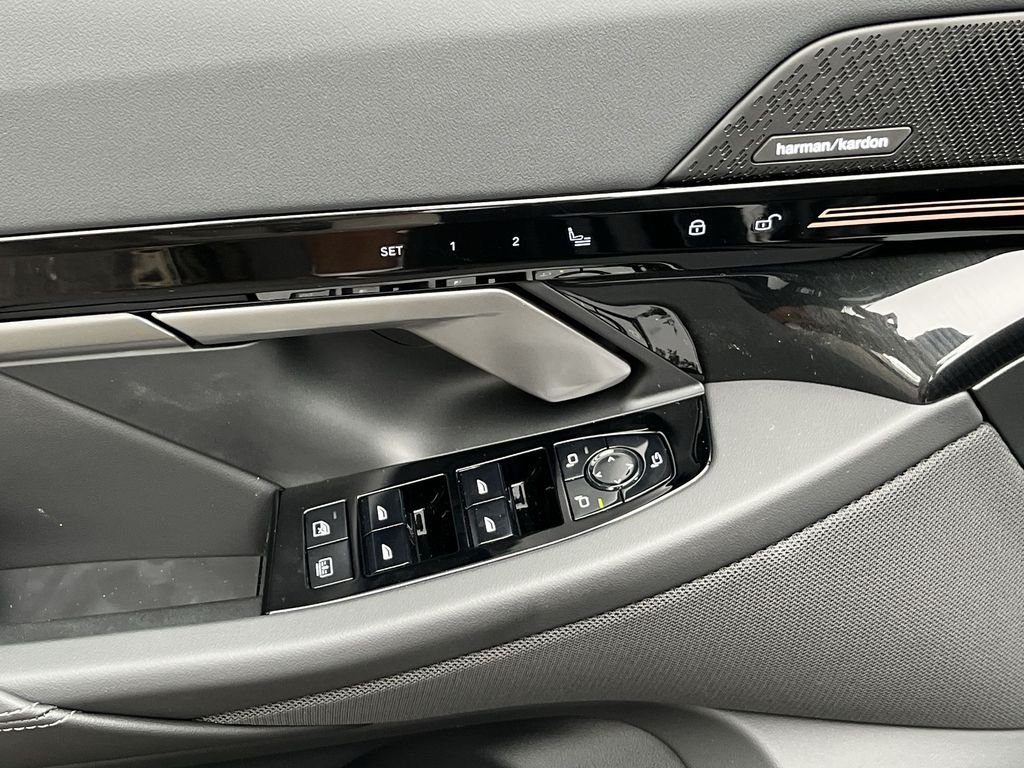 Thumbnail: 2026 BMW 5 Series - 13